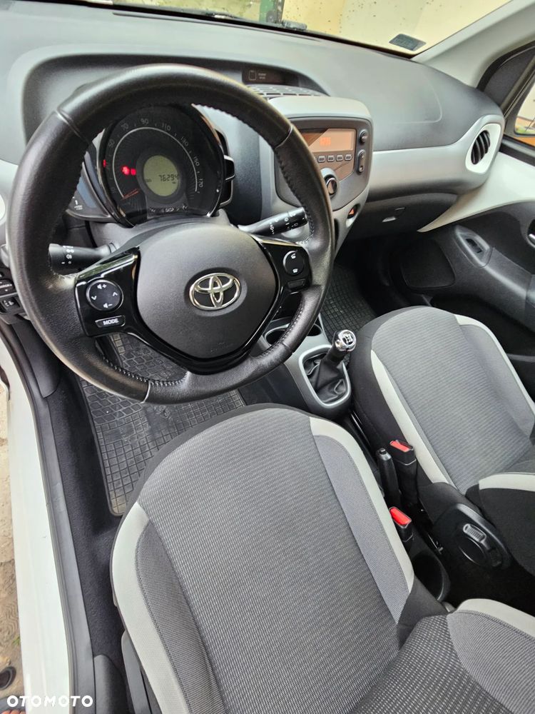 Toyota Aygo 1.0 VVT-i Color Edition - 10
