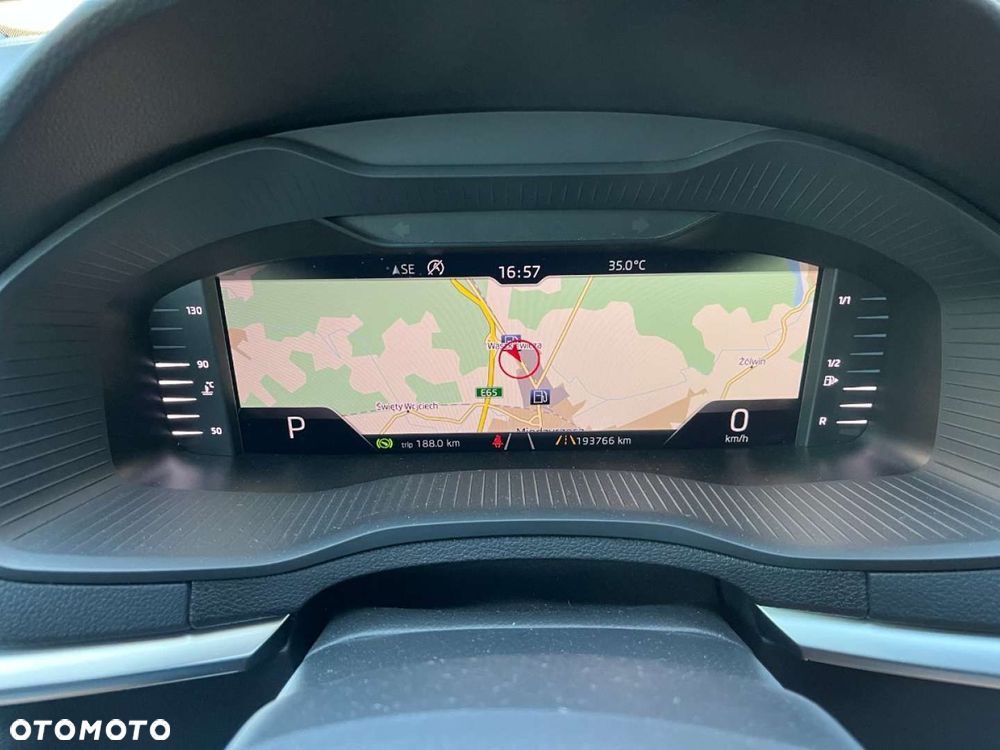 Skoda Karoq 1.5 TSI ACT DSG Tour - 9