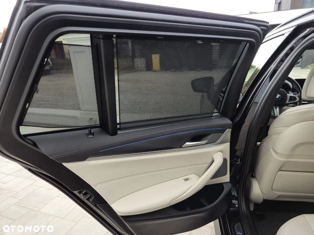 BMW Seria 5 530e xDrive - 33