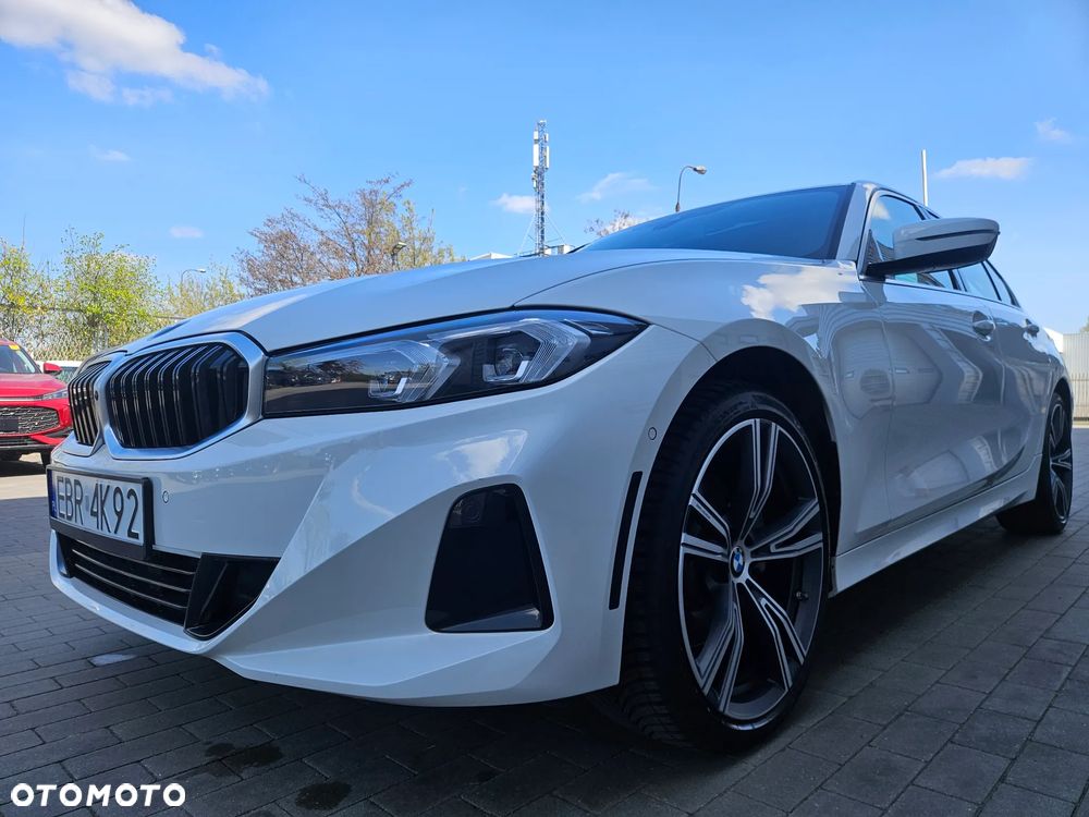 BMW Seria 3 330i - 13