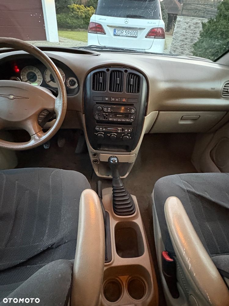 Chrysler Grand Voyager 2.5L CRD LX - 16