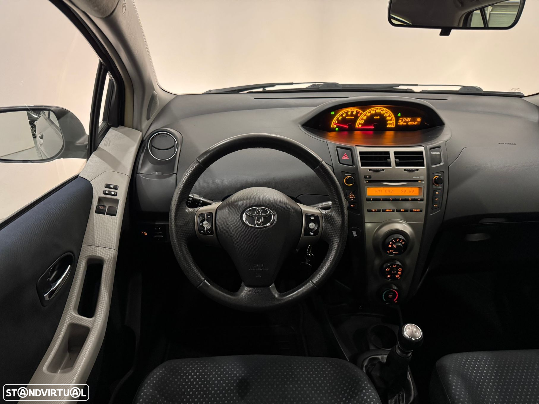 Toyota Yaris - 14