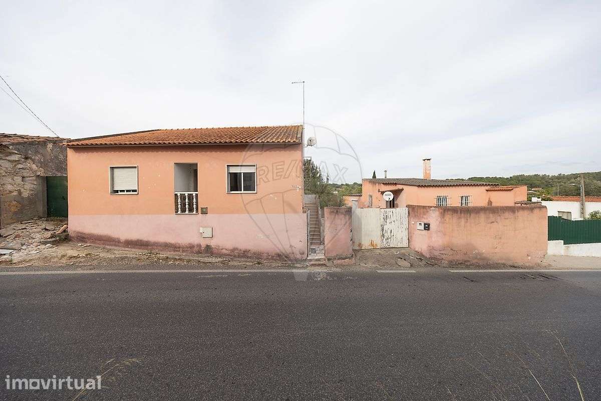 Moradia T4 para venda