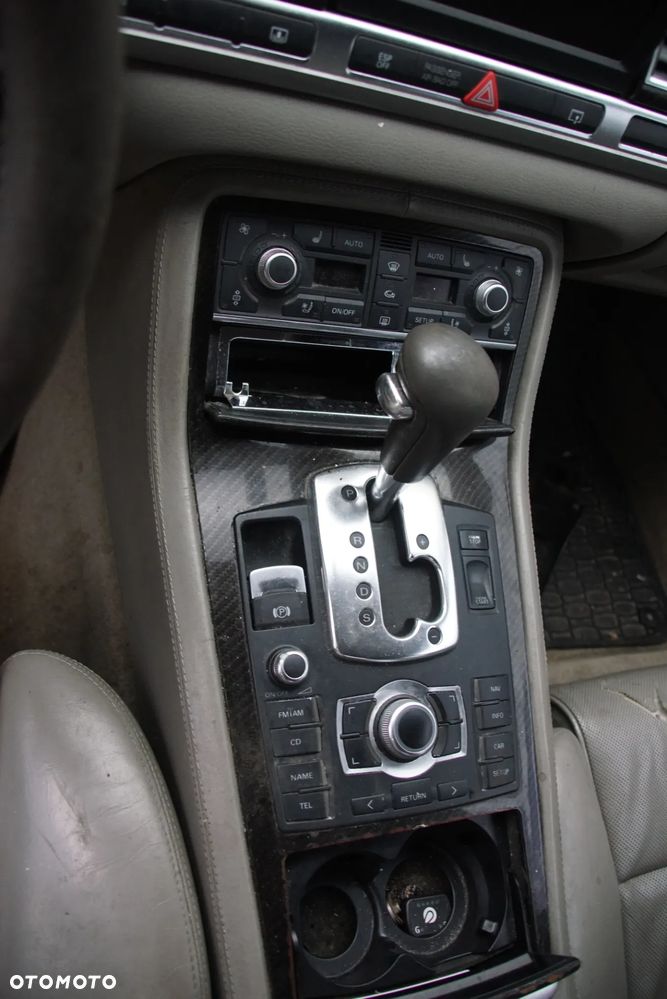 Auto na części 692106889 Audi A8L A8 long 4.2 MPI BGK skrzynia HKT lakier LY7G lampa lampy wydech ulter drzwi maska zderzak pas przedni panel mmi deska skrzynia dół silnika błotnik - 8