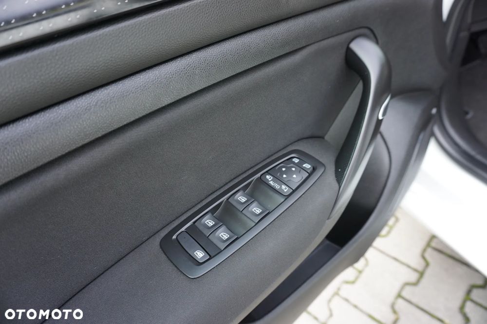 Renault Megane ENERGY TCe 100 LIMITED - 22