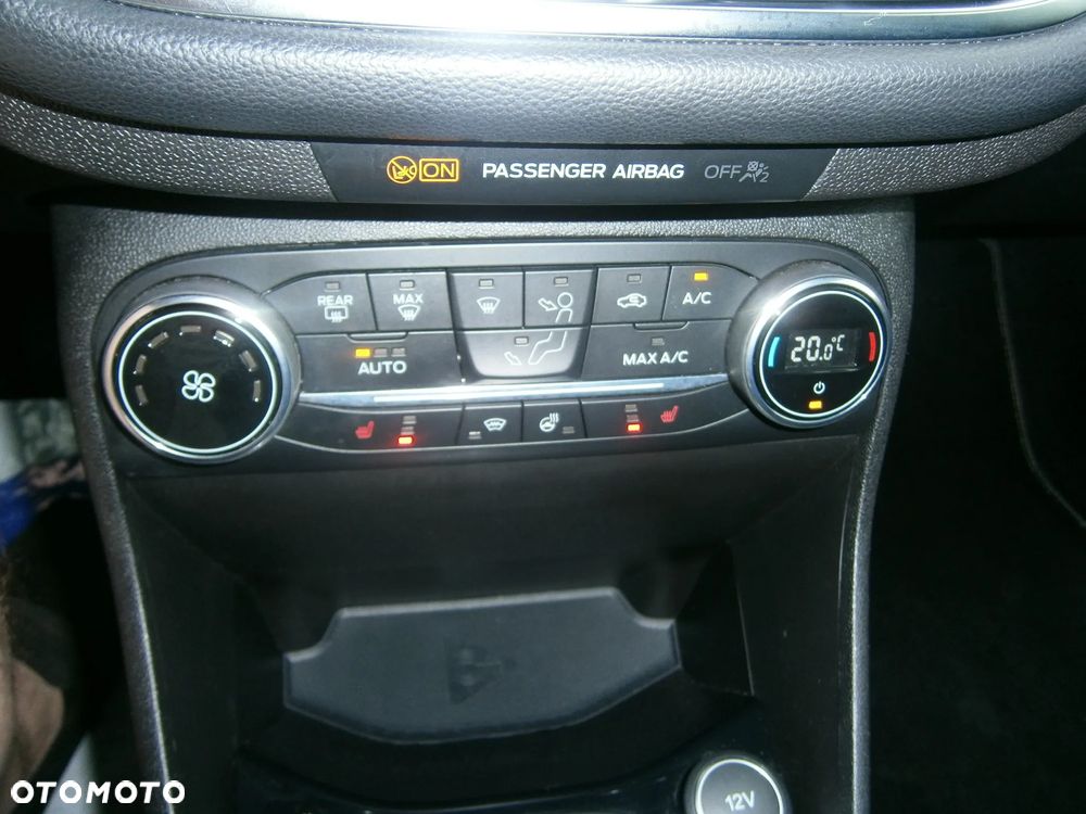 Ford Fiesta 1.0 EcoBoost S&S TITANIUM X - 27