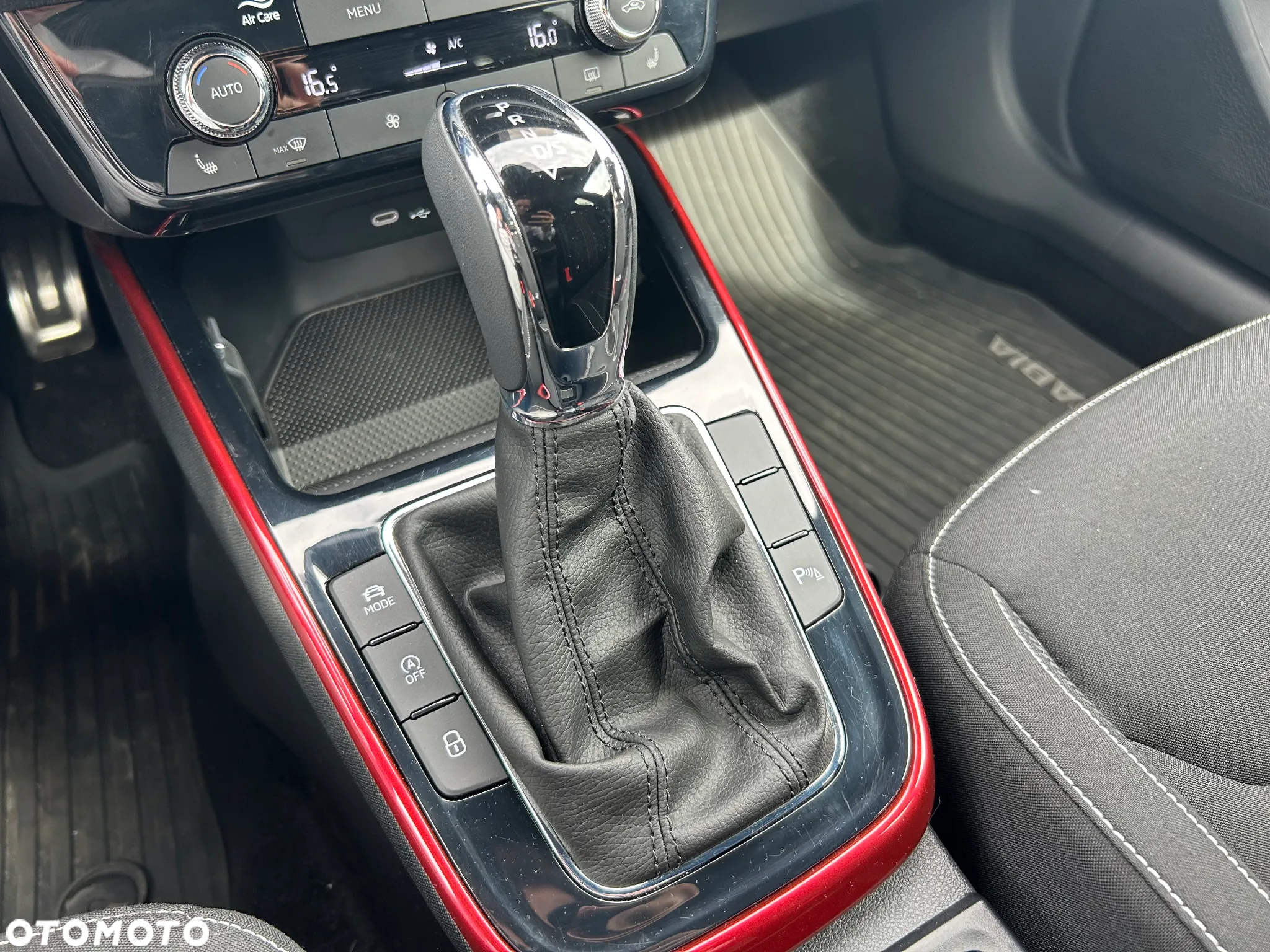 Skoda Fabia 1.5 TSI Monte Carlo DSG - 32