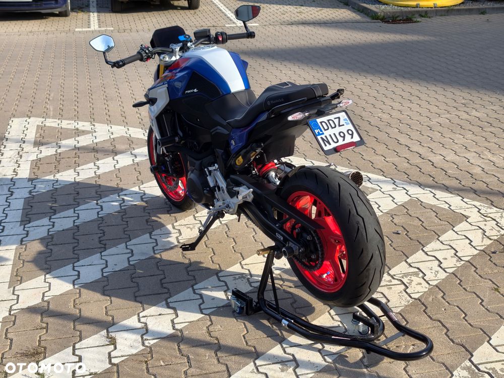 BMW F - 5
