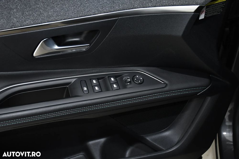 Peugeot 3008 1.2 PureTech S&S EAT8 Allure - 35