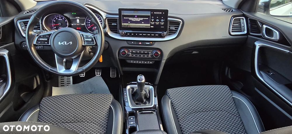Kia Ceed 1.5 T-GDI Business Line - 10
