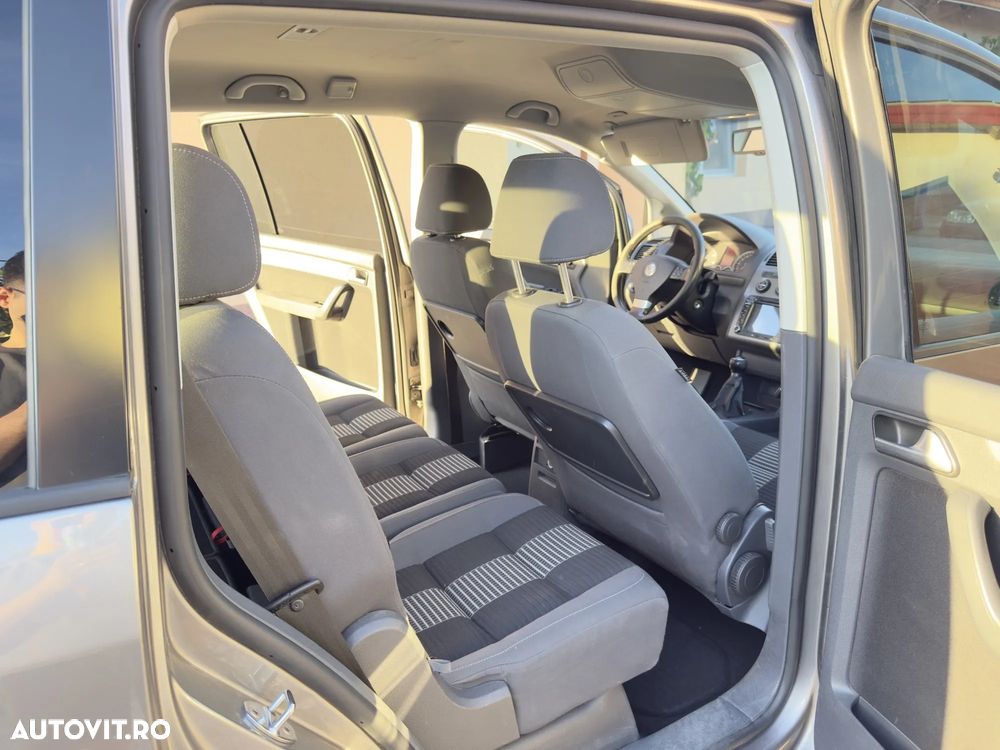 Volkswagen Touran 1.9 TDI DPF Highline - 12