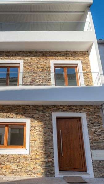 Moradia T3 Totalmente Remodelada