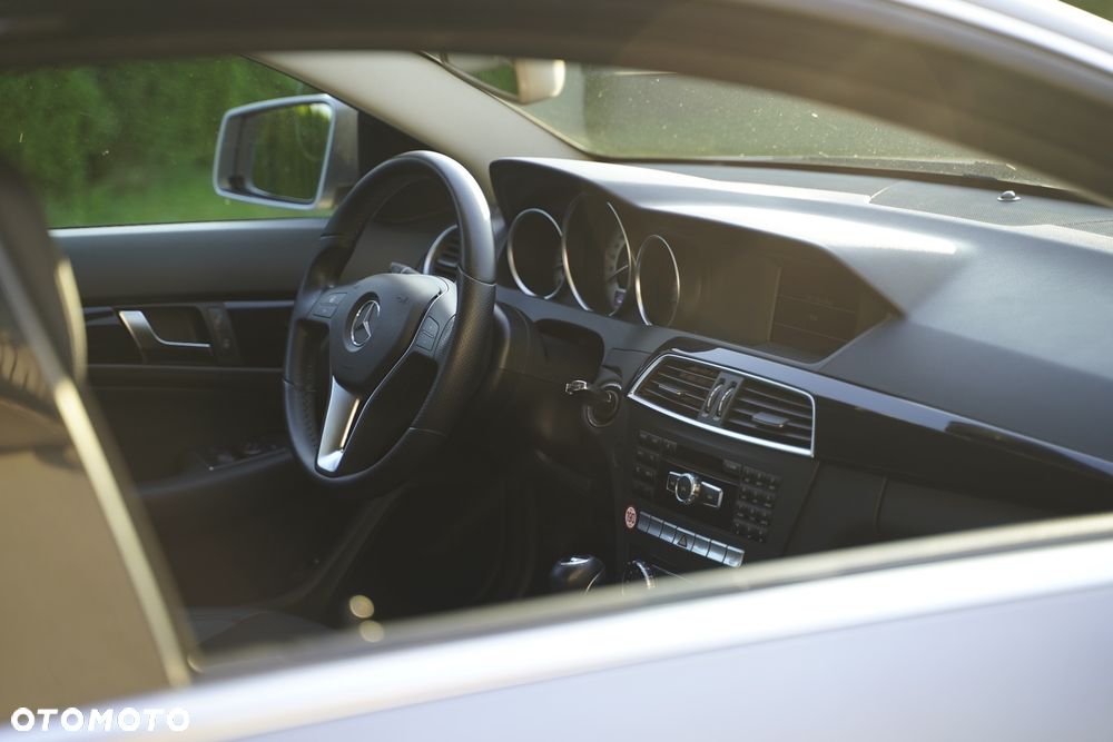 Mercedes-Benz Klasa C 180 BlueEFFICIENCY - 21