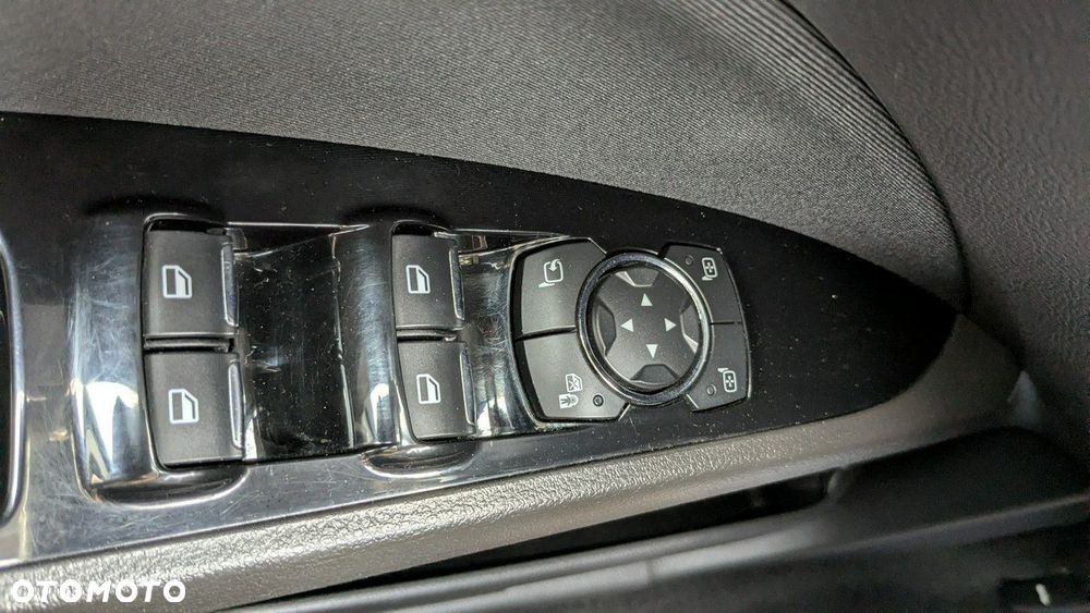 Ford Mondeo - 30