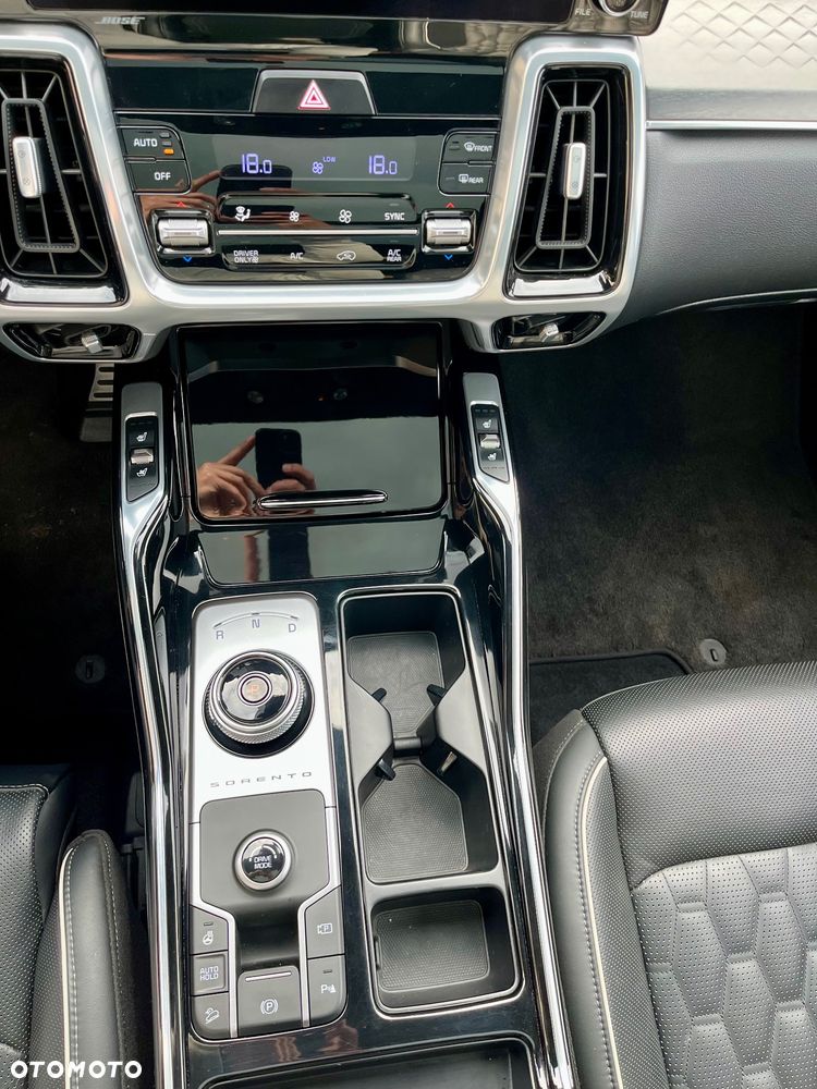 Kia Sorento 1.6 T-GDI HEV XL 7os - 30