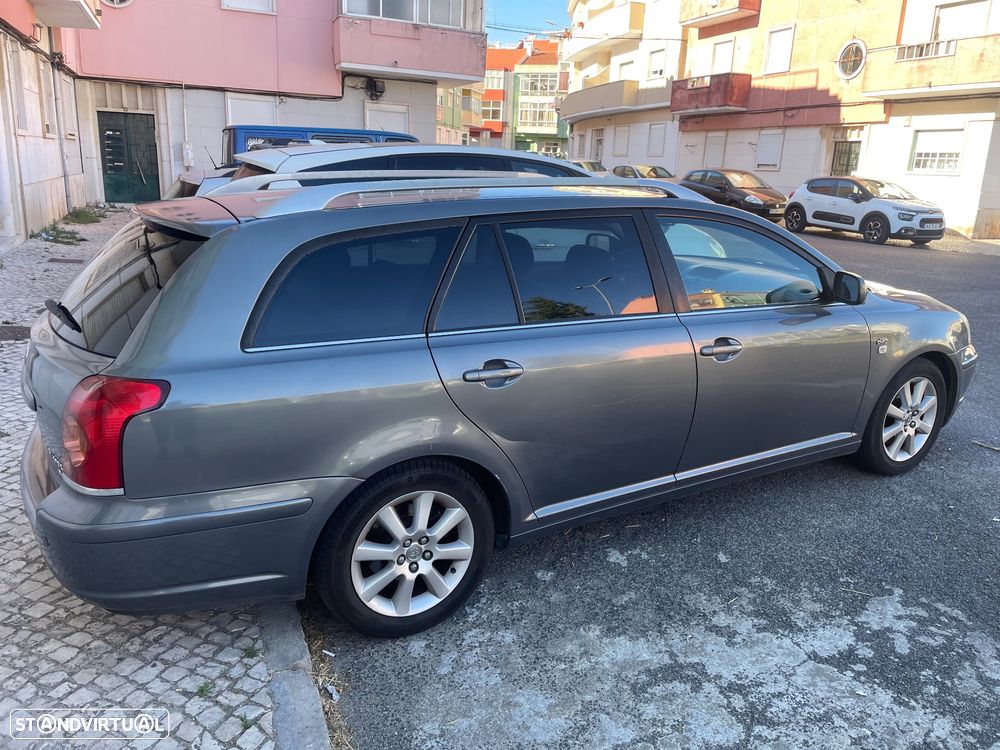 Toyota Avensis SW 2.0 D-4D Sol - 2