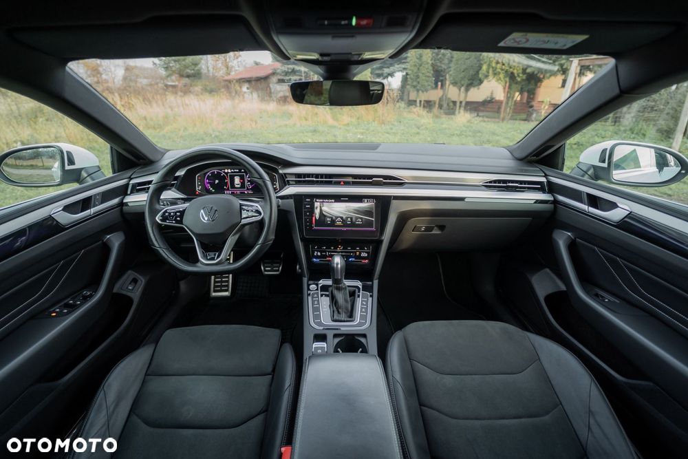 Volkswagen Arteon 2.0 TDI SCR DSG R-Line - 29