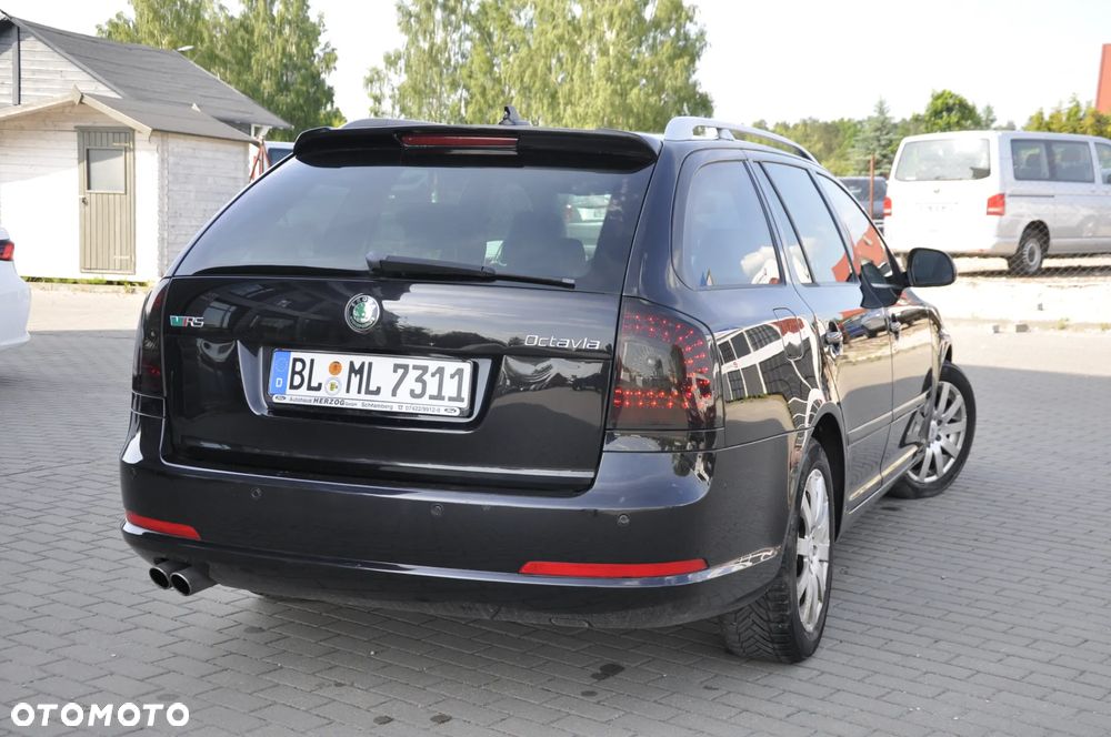 Skoda Octavia 2.0 TDI CR DPF RS - 4