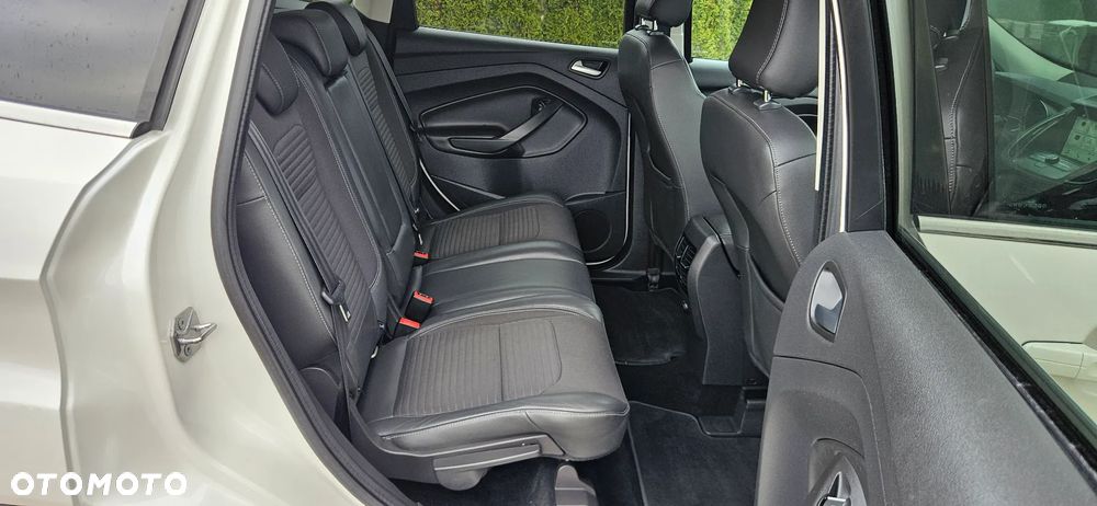 Ford Kuga 2.0 TDCi 4x4 Titanium - 29