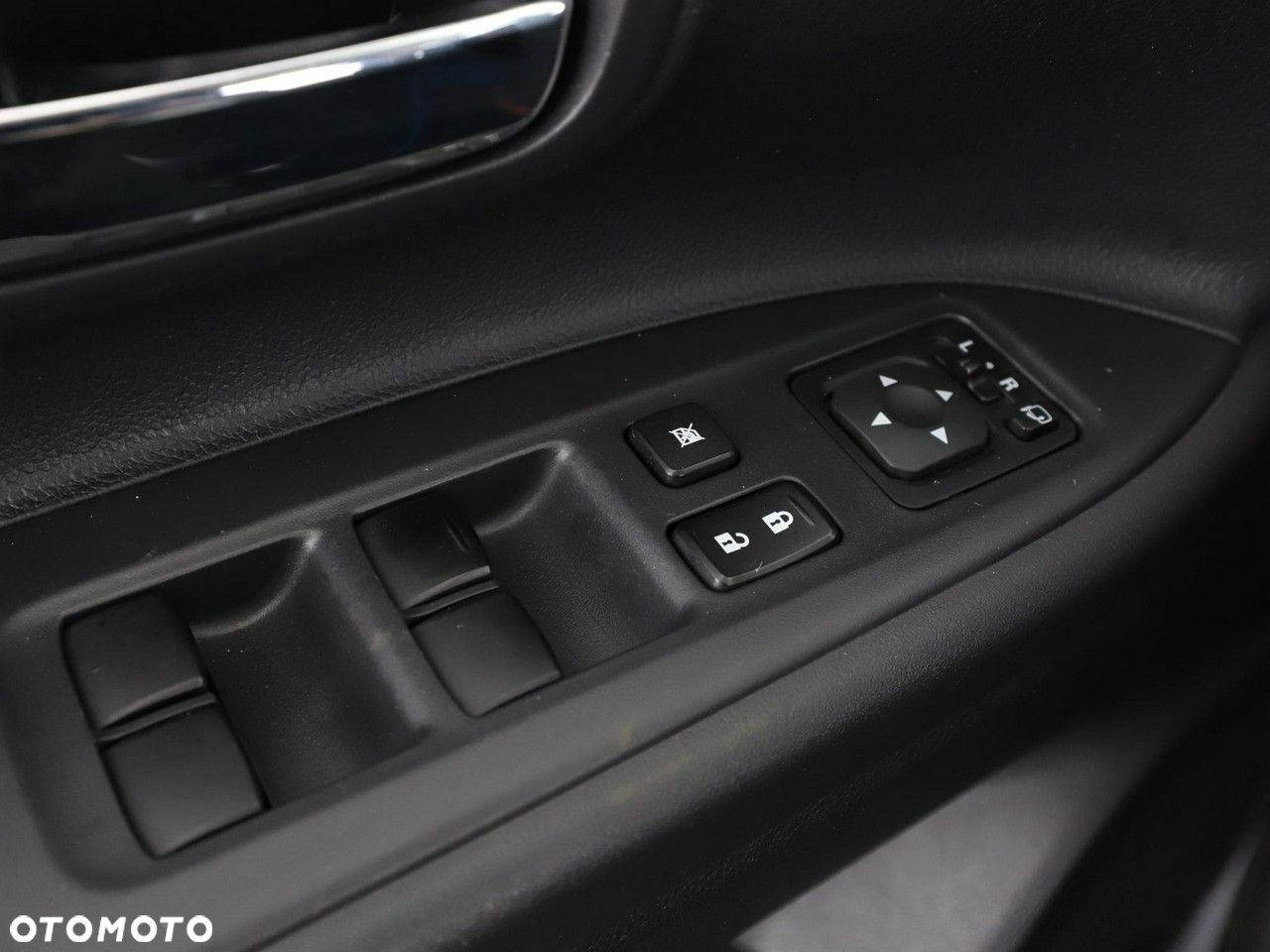 Mitsubishi Outlander - 31
