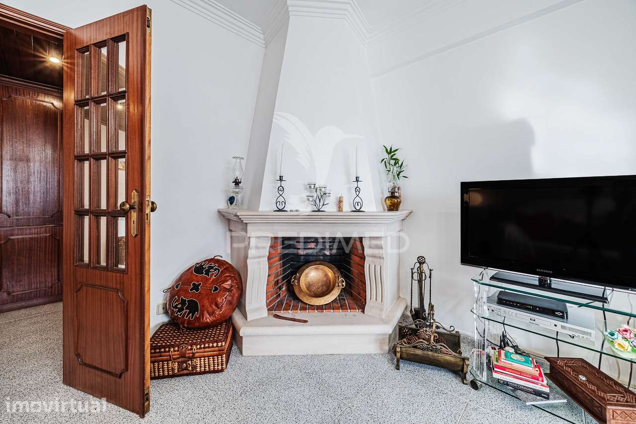 Apartamento T2 | Monte Abraão | Arrecadação + Varanda - Grande imagem: 5/40