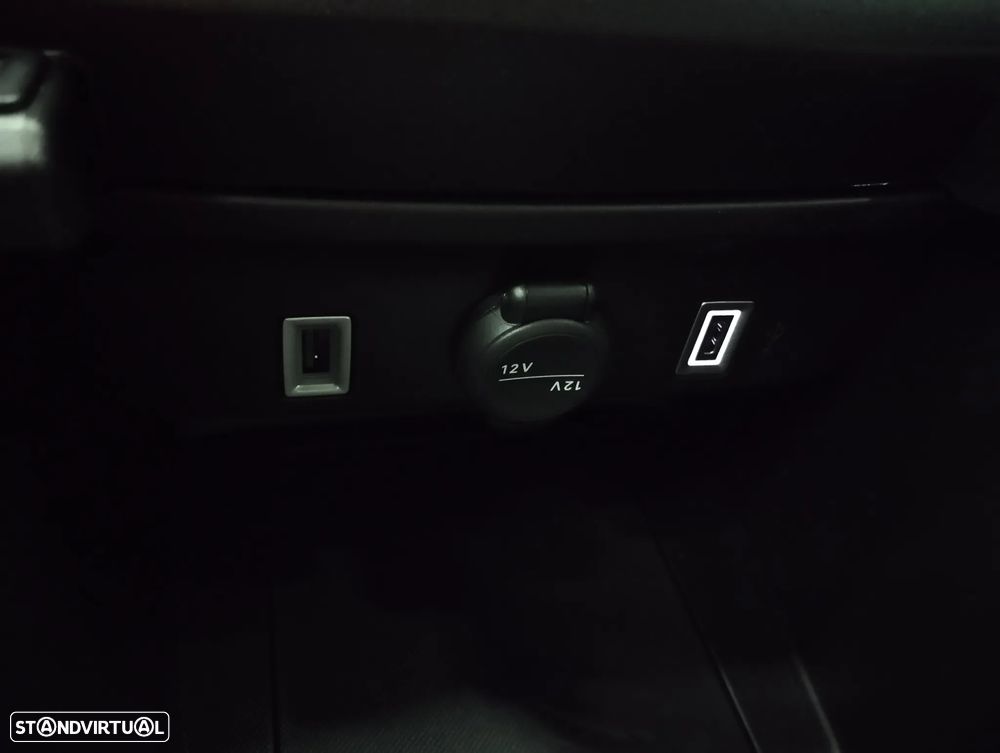 Jeep Avenger 1.2 e-Hybrid Longitude DCT - 40