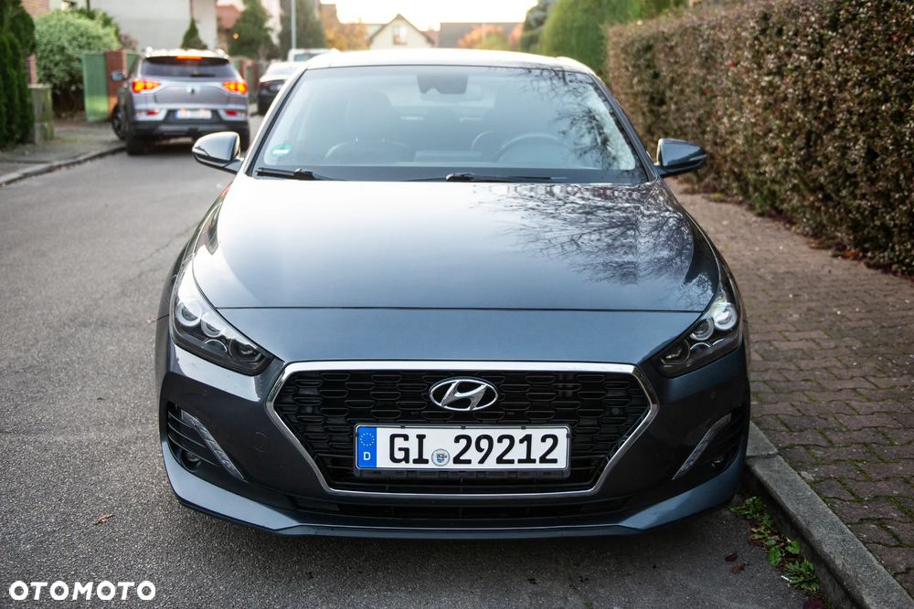 Hyundai i30 1.4 T-GDI DCT Fastback Premium - 2
