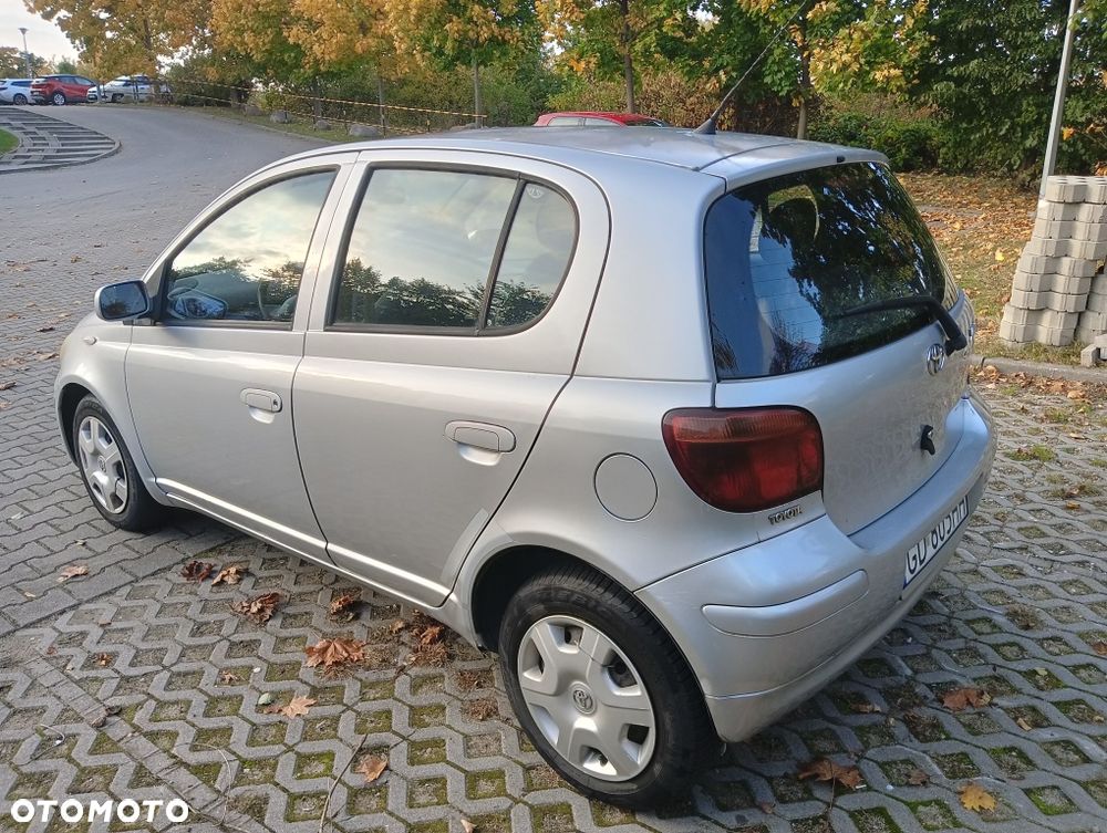 Toyota Yaris - 4