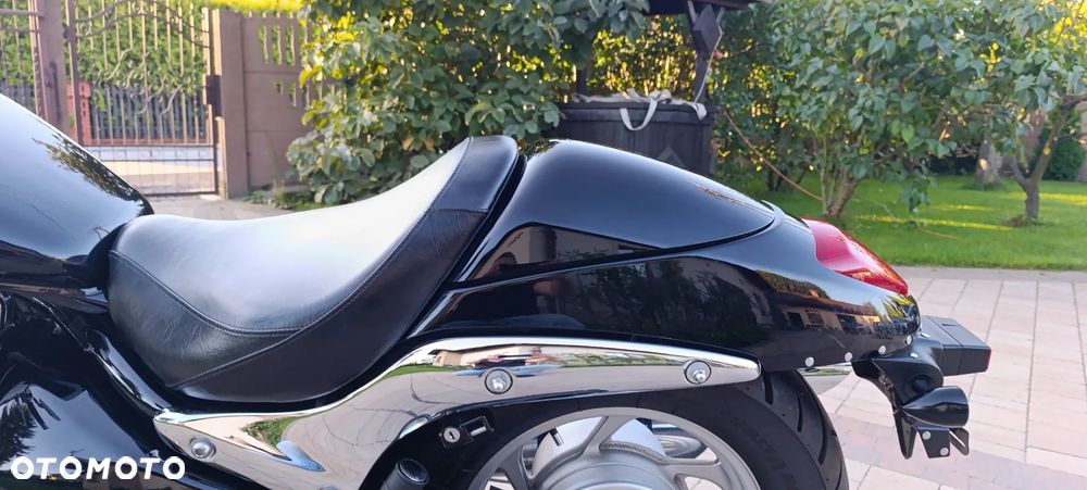 Suzuki Intruder - 33