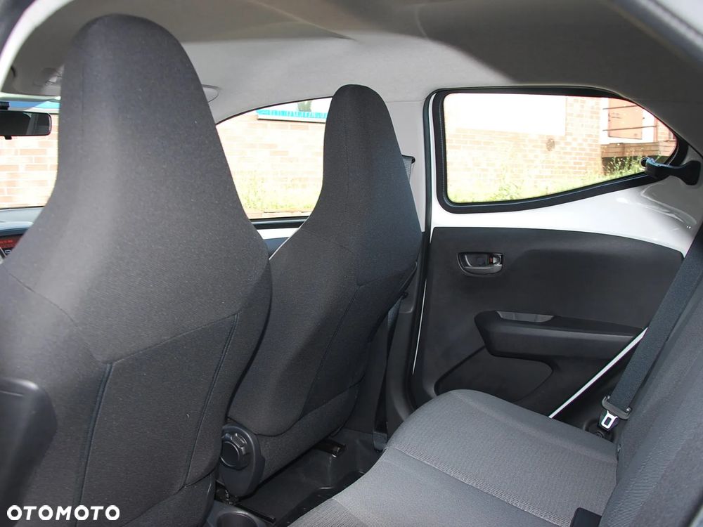 Toyota Aygo x-play - 7