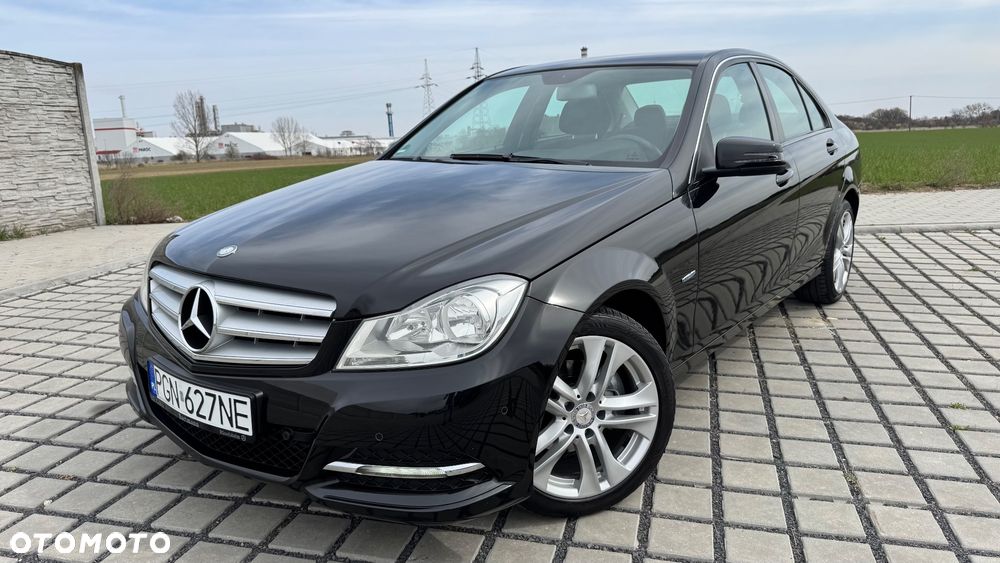 Mercedes-Benz Klasa C 180 CGI BlueEff Elegance - 8