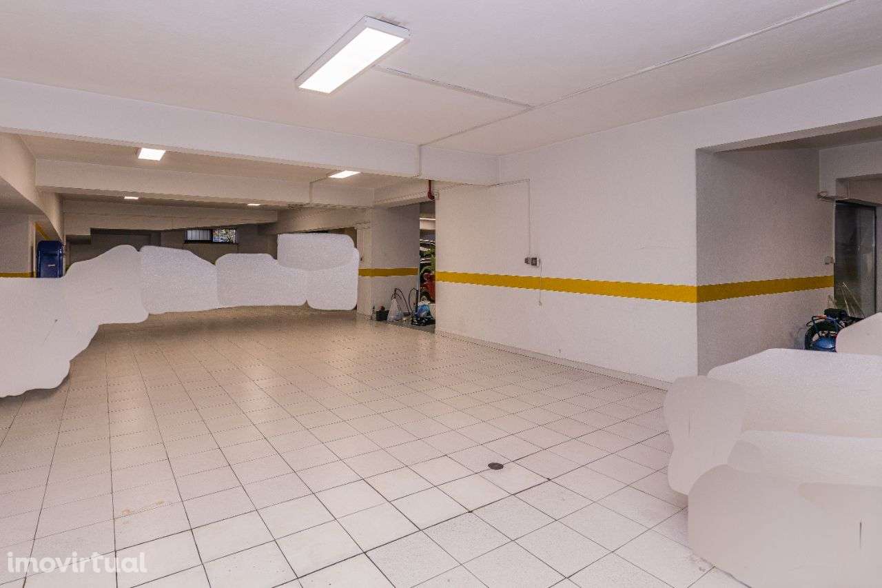 Garagem / Estacionamento para venda na Av. João XXI - Grande imagem: 2/14