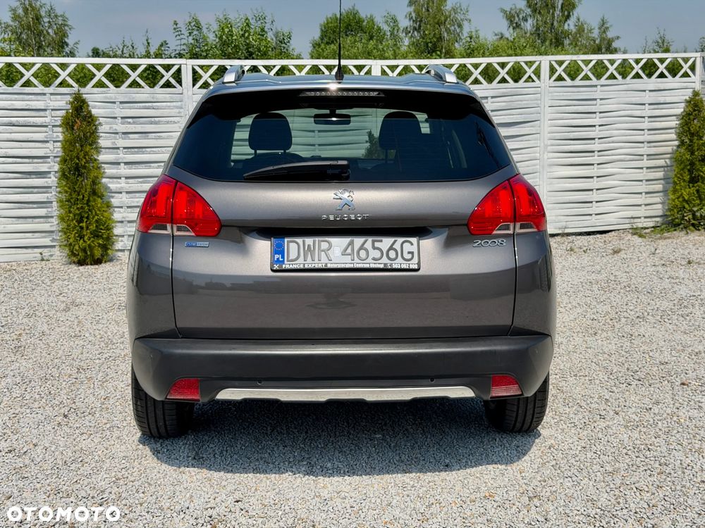 Peugeot 2008 1.2 Pure Tech Style S&S - 25