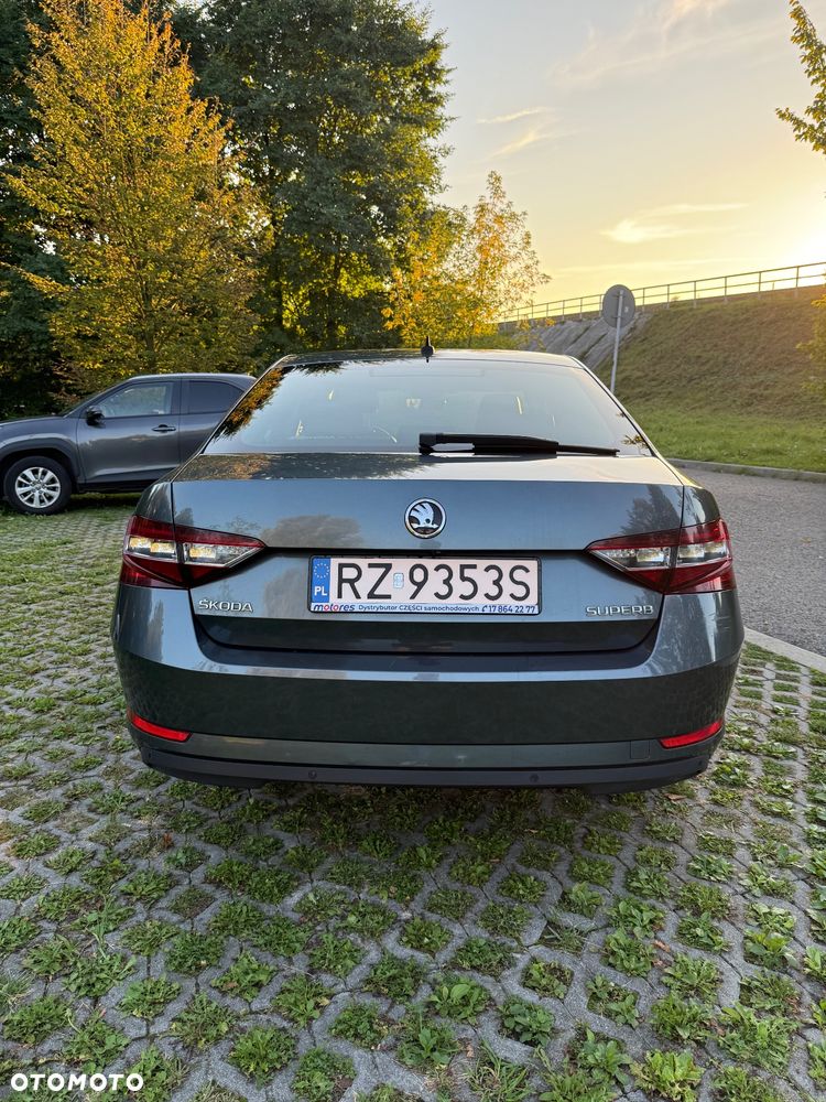 Skoda Superb 1.8 TSI L&K DSG - 8