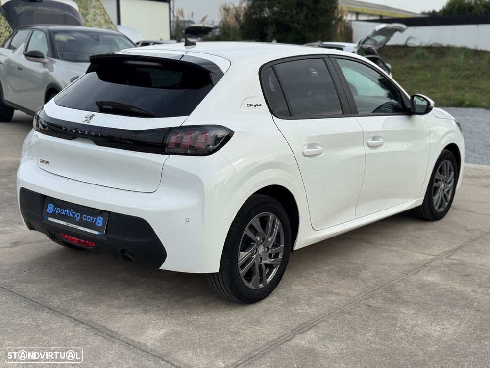 Peugeot 208 - 4