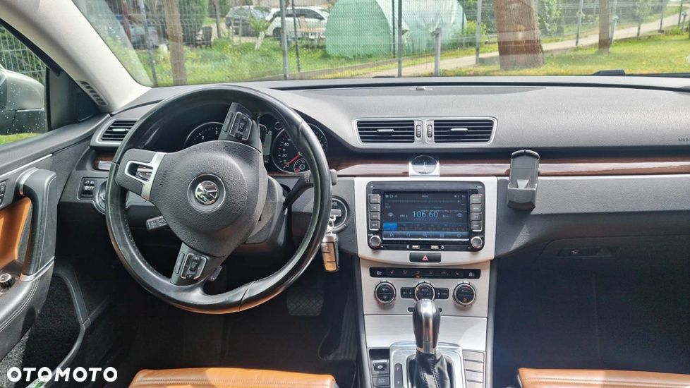 Volkswagen Passat - 10