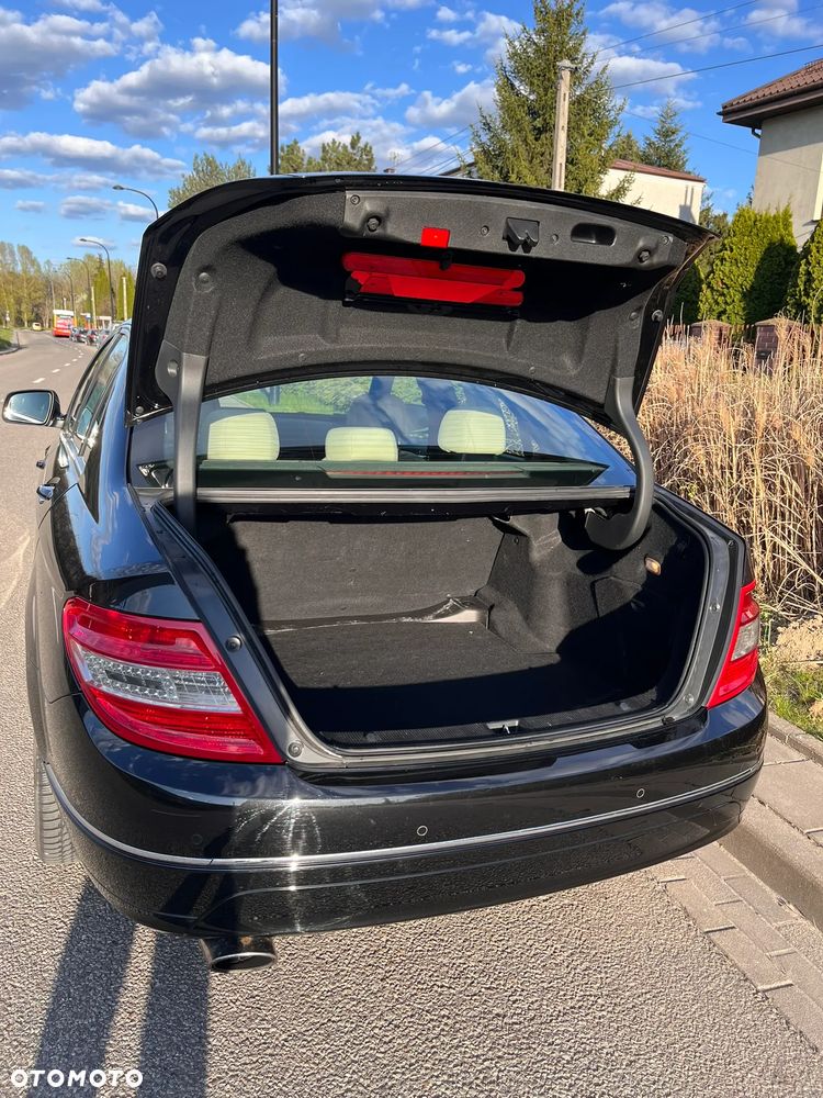Mercedes-Benz Klasa C 220 CDI DPF Automatik Avantgarde - 14