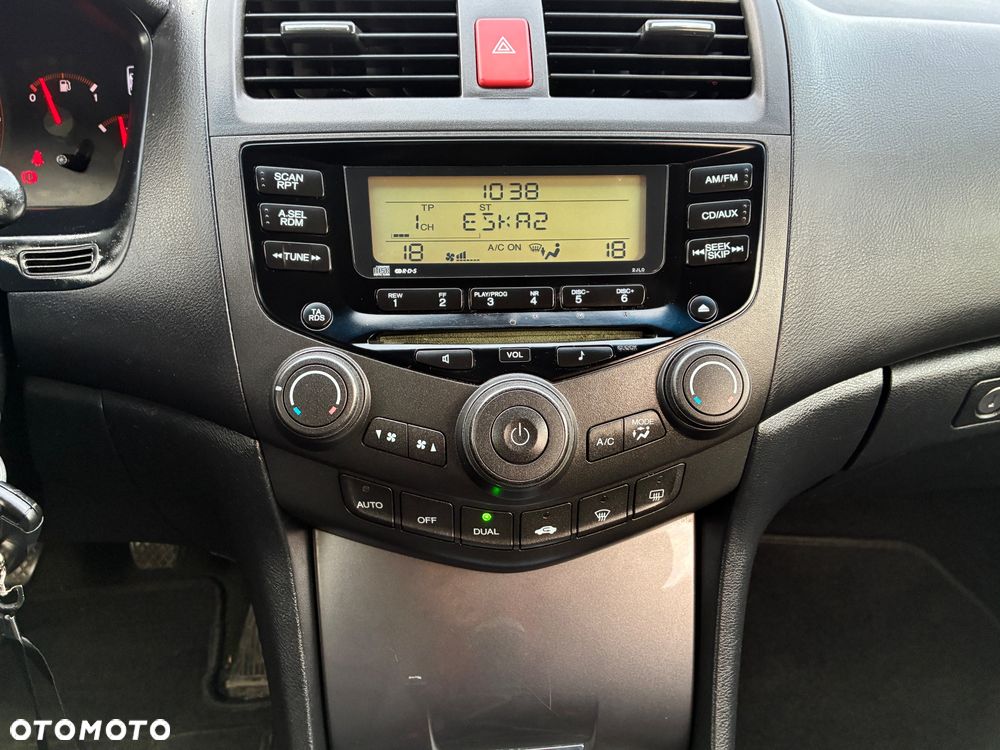 Honda Accord 2.0 i Executive - 31