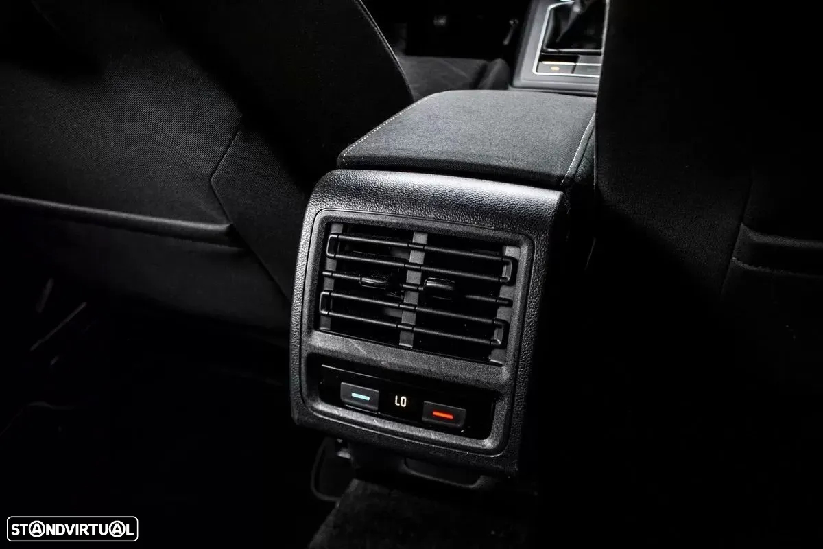VW Golf Variant 2.0 TDi Conceptline - 39