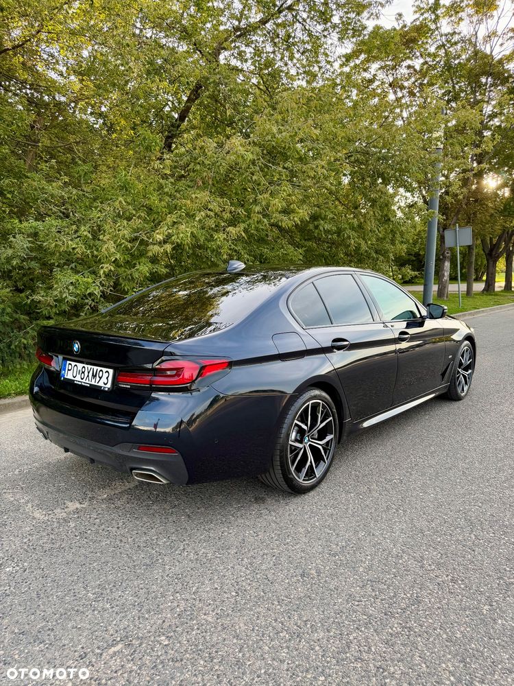 BMW Seria 5 520d xDrive MHEV M Sport sport - 12