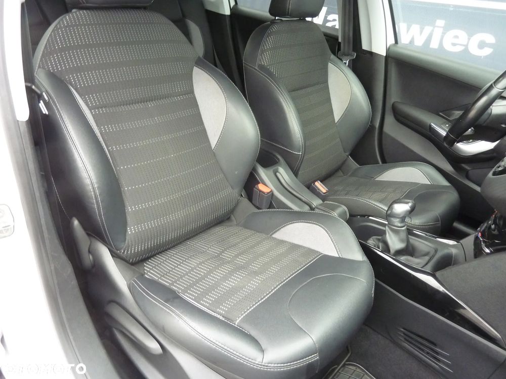 Peugeot 2008 PureTech 82 Allure - 18