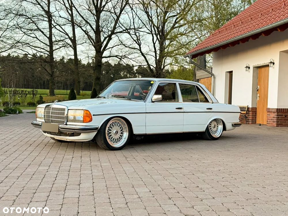 Mercedes-Benz W123 - 13