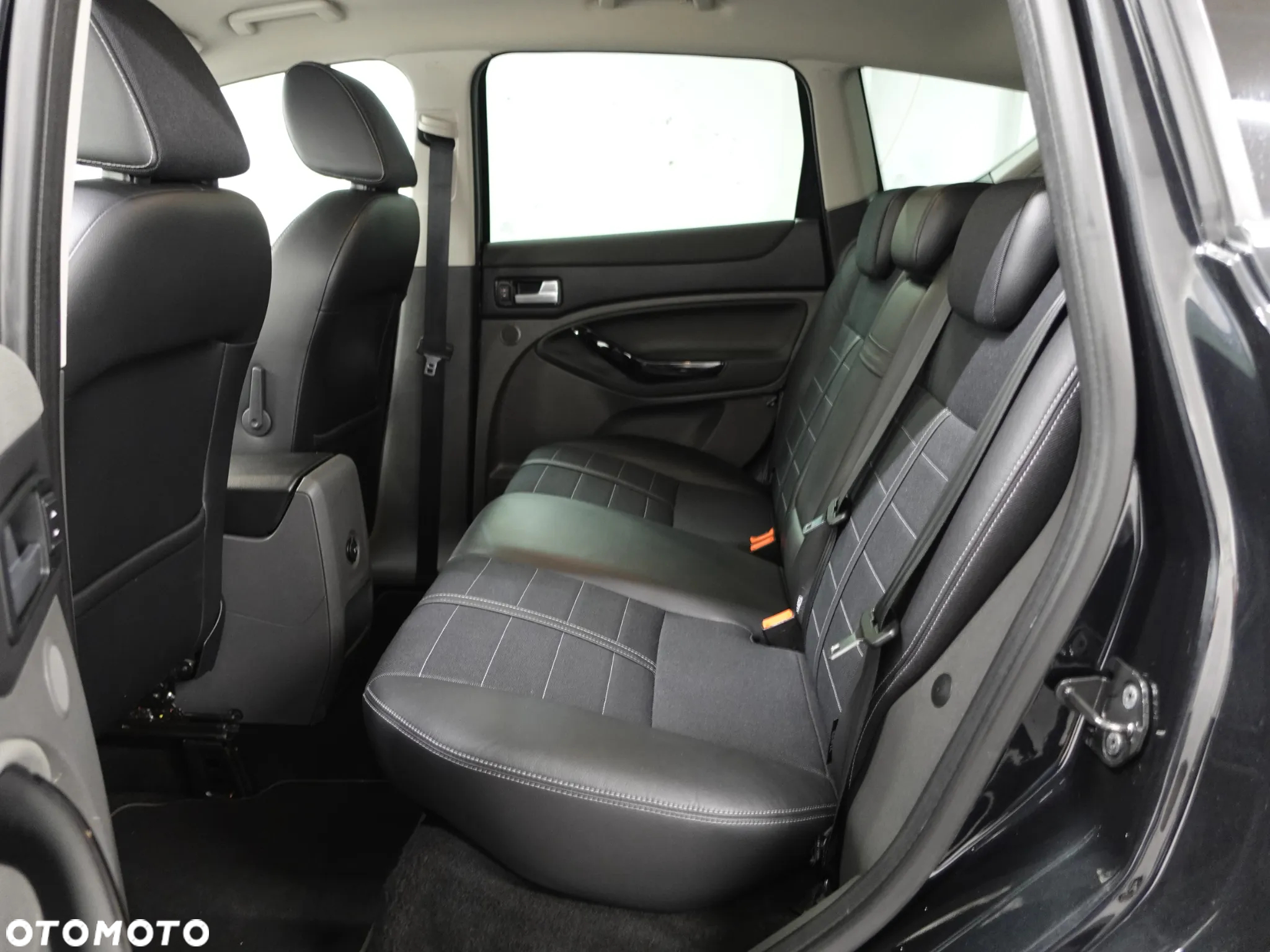 Ford Kuga 2.0 TDCi 4WD Titanium - 25