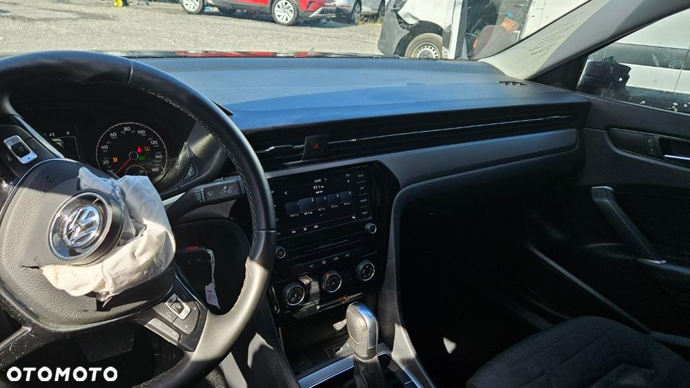 Volkswagen Passat - 20
