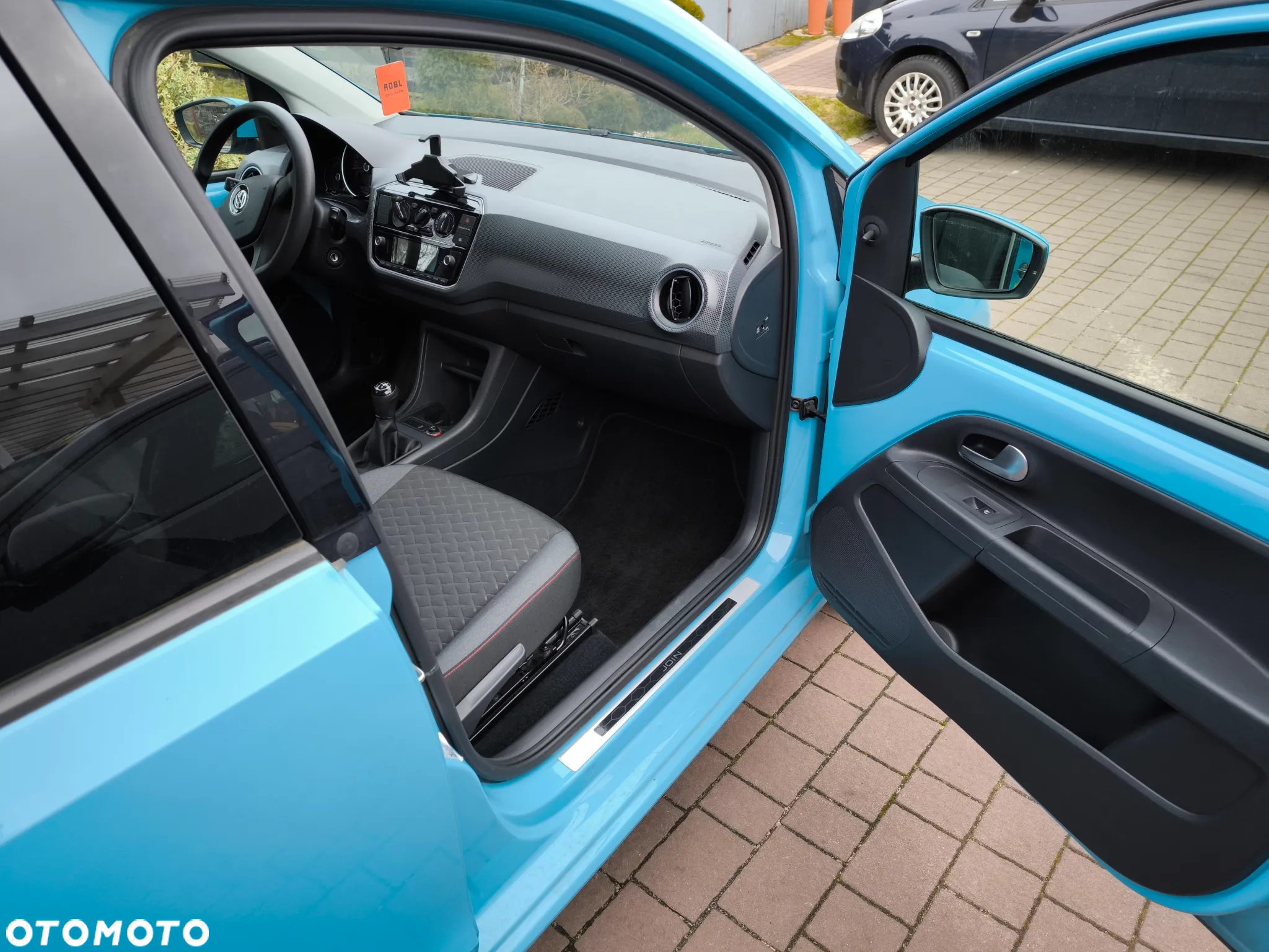 Volkswagen up! - 33