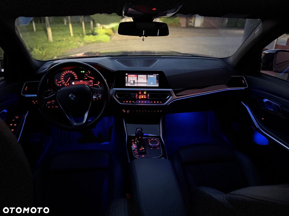 BMW Seria 3 320i xDrive Sport Line - 14
