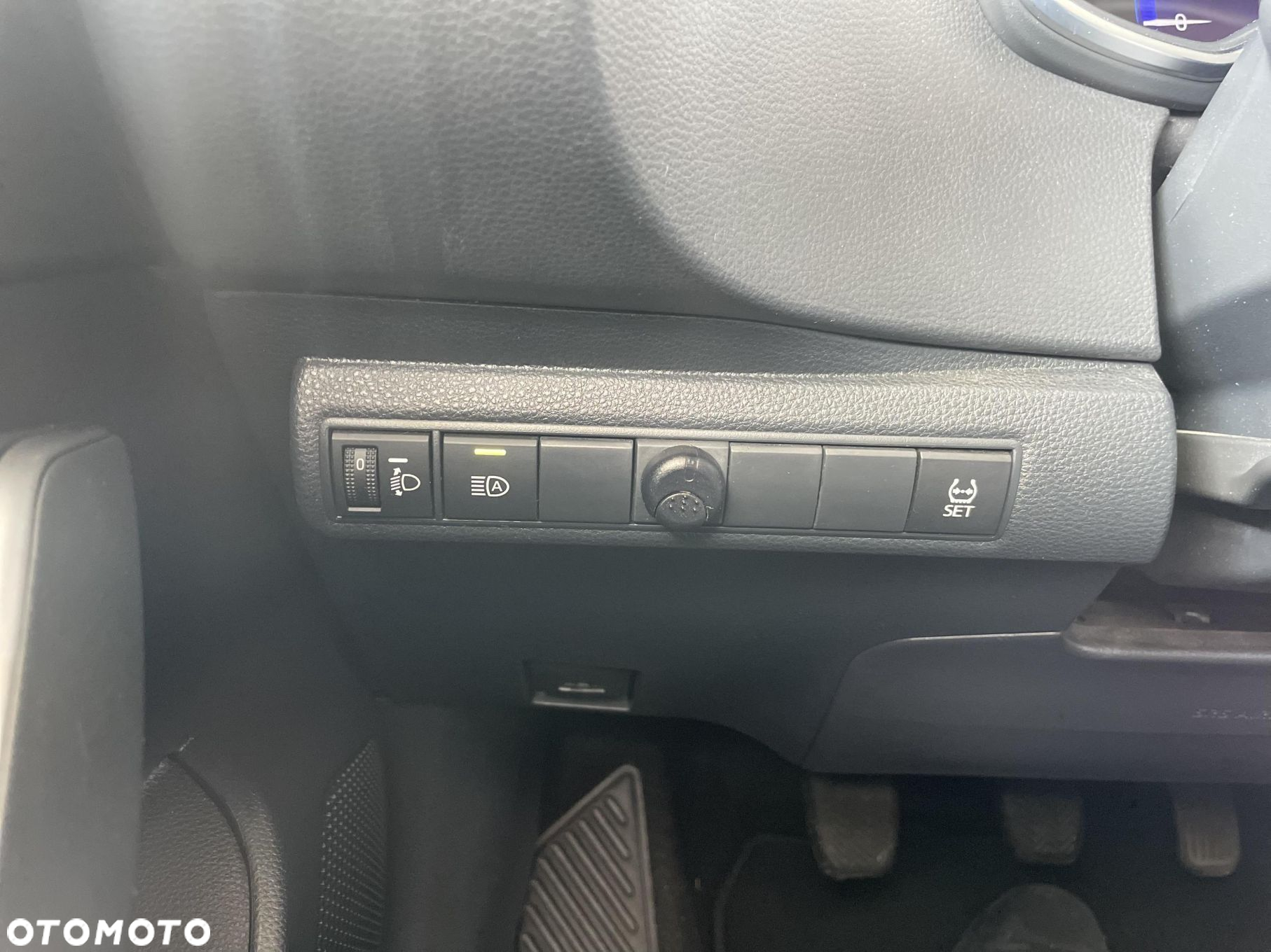 Toyota Corolla - 21