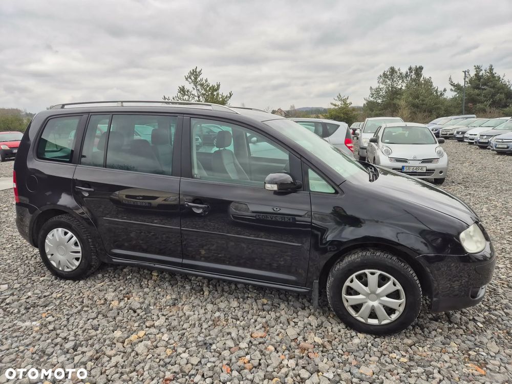 Volkswagen Touran 2.0 FSI Highline - 14