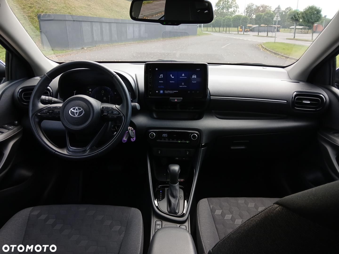 Toyota Yaris Hybrid 1.5 Style - 26