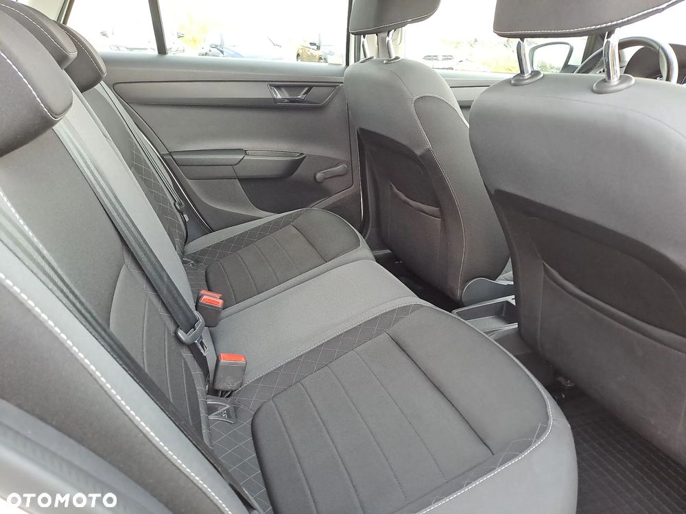 Skoda Fabia 1.0 TSI Ambition - 11